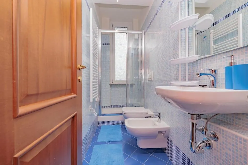Lovely Apartment - 15 Minutes To Duomo Milano 0*,  Italien